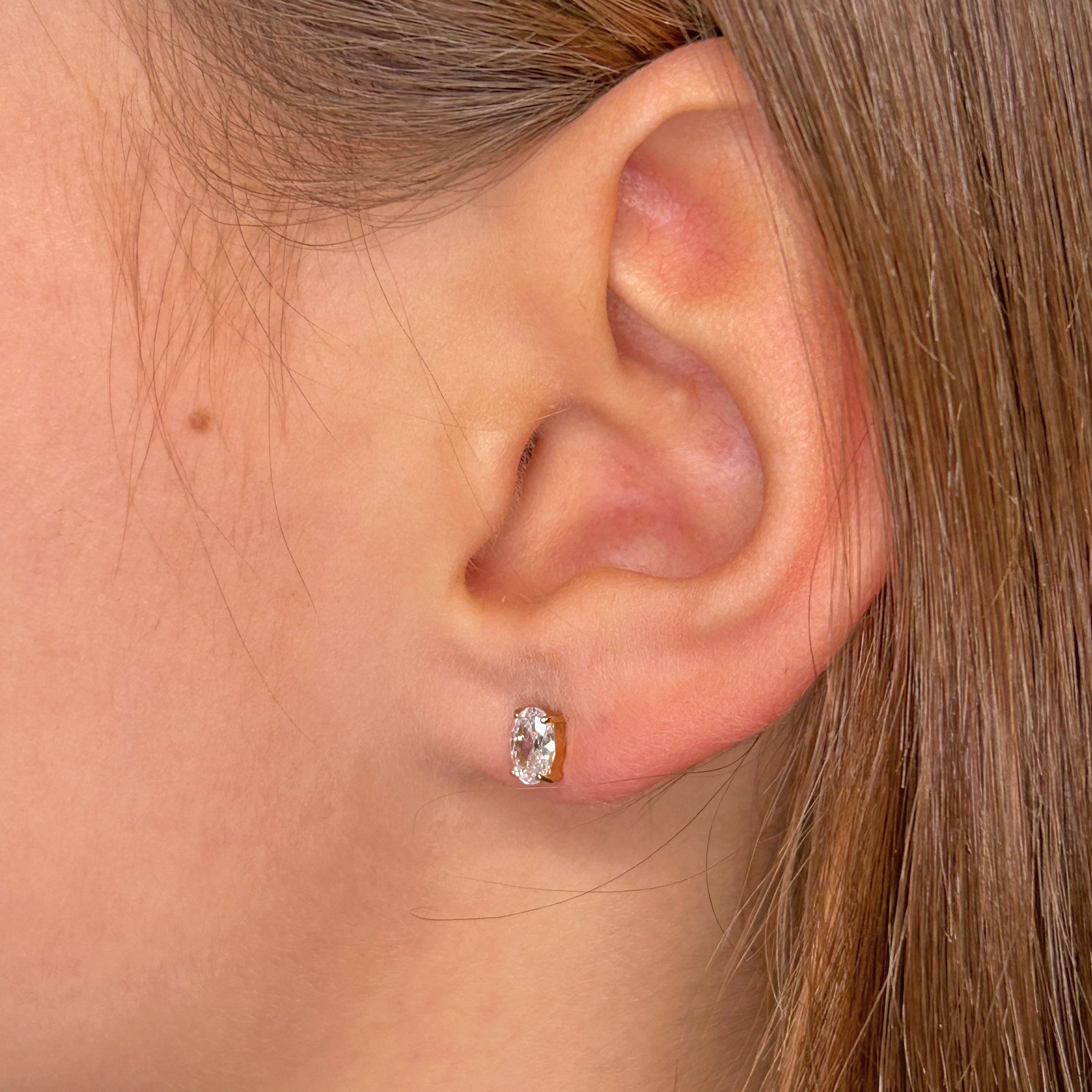 Single Oval Diamond Ohrringe 14K vergoldet